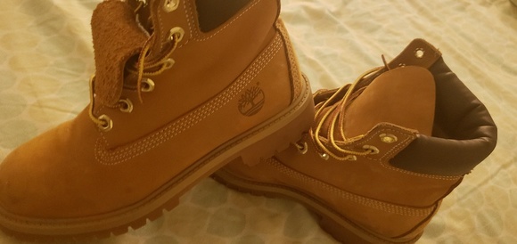 Shoes - Picture 1 of 3